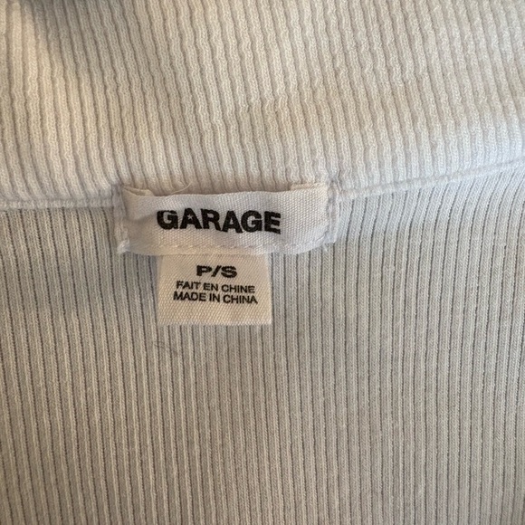 Garage White Ribbed V-Neck Crop Top with Collar - Picture 3 of 3